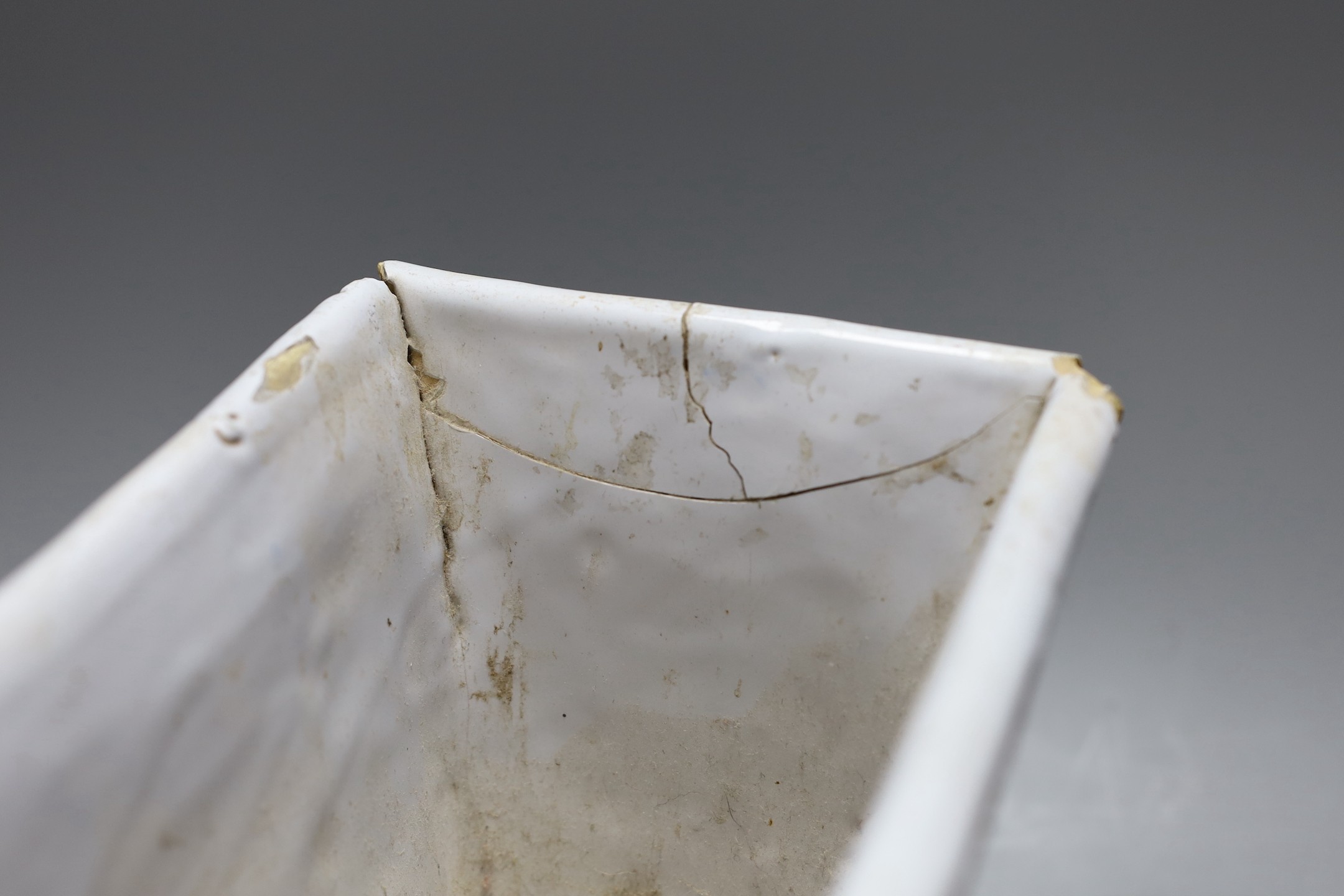 An 18th century Delftware rectangular planter, 19 cms high x 41 wide